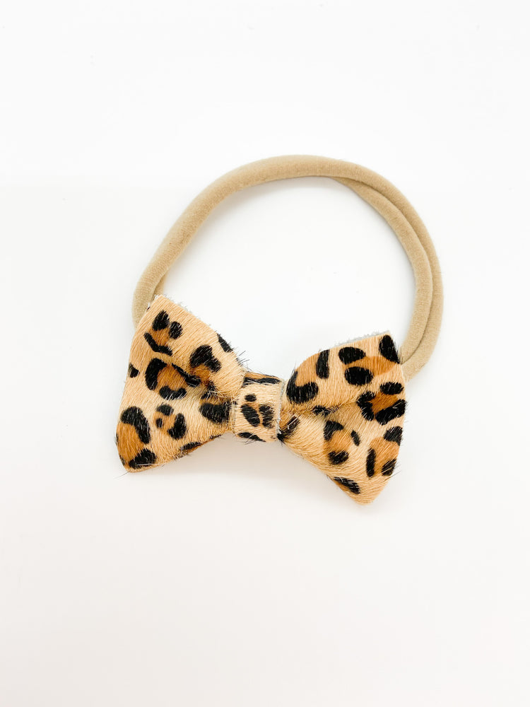 
                
                    Load image into Gallery viewer, Leather Bow Headband - Leopard Black - rileycoshoes.com
                
            