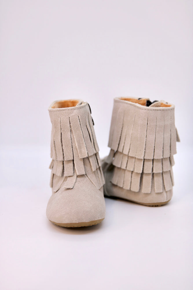Amelia Fringe Boots Suede Gray –